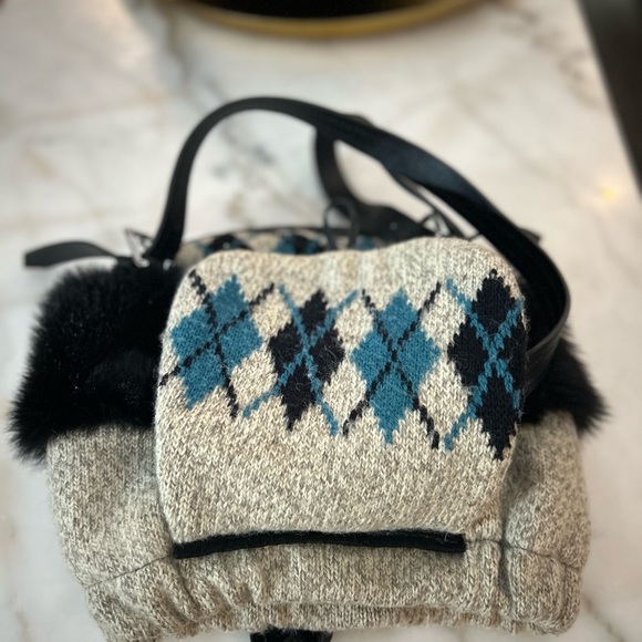 Harricana fur and wool back pack purse. Made in Canada - Picture 8 of 11